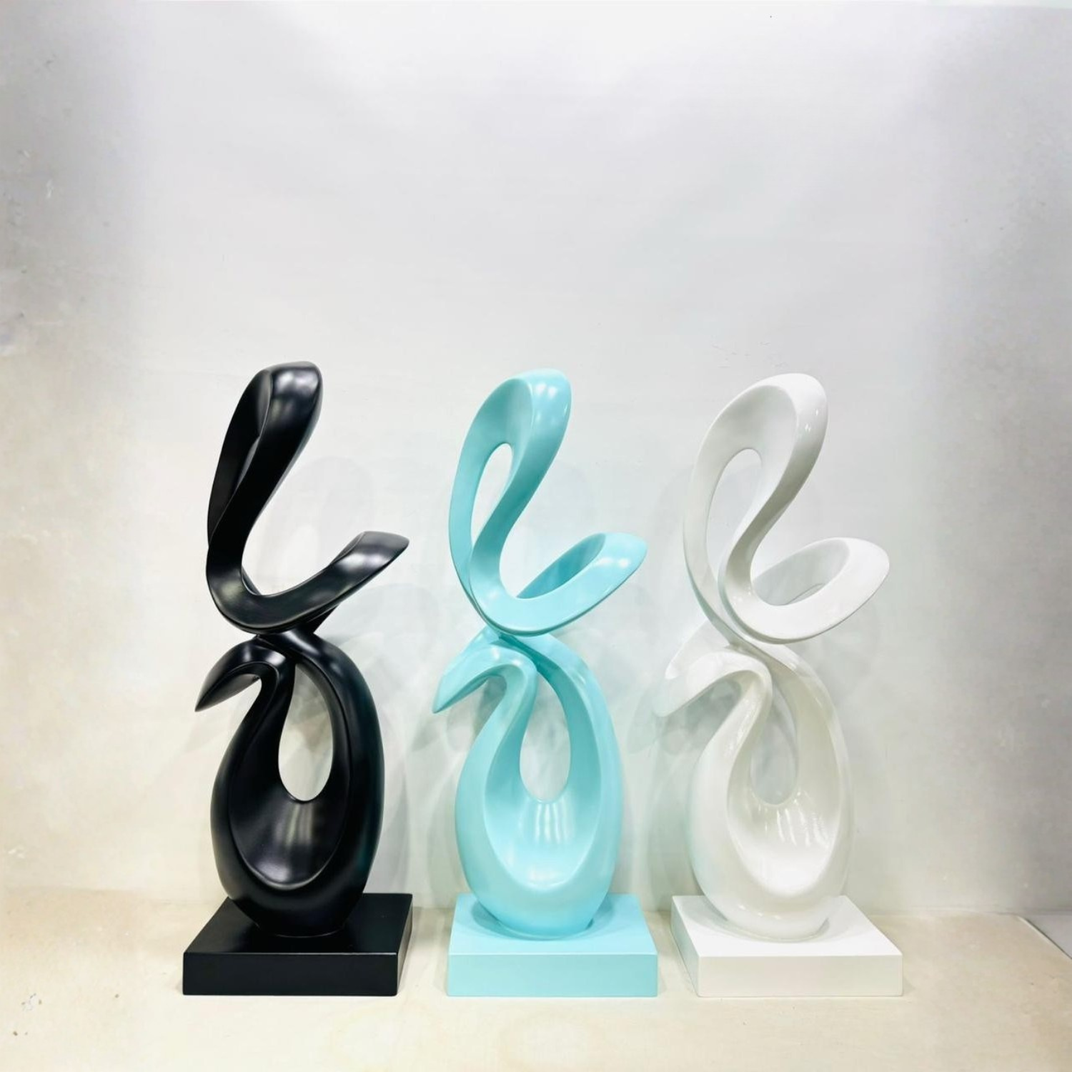 Modern Abstract Loop Sculpture Showpiece for Home & Office Décor