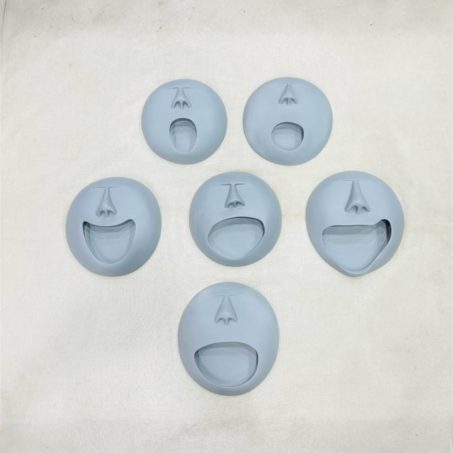 Abstract Face Expression Wall Décor – 6 Piece Hanging Set