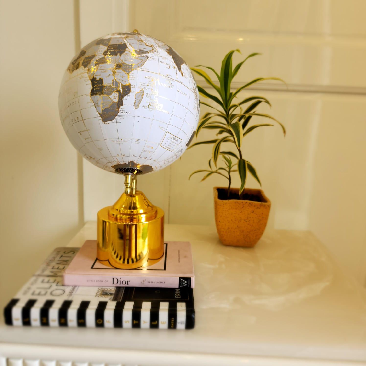 Panama Laminated White Grey Globe