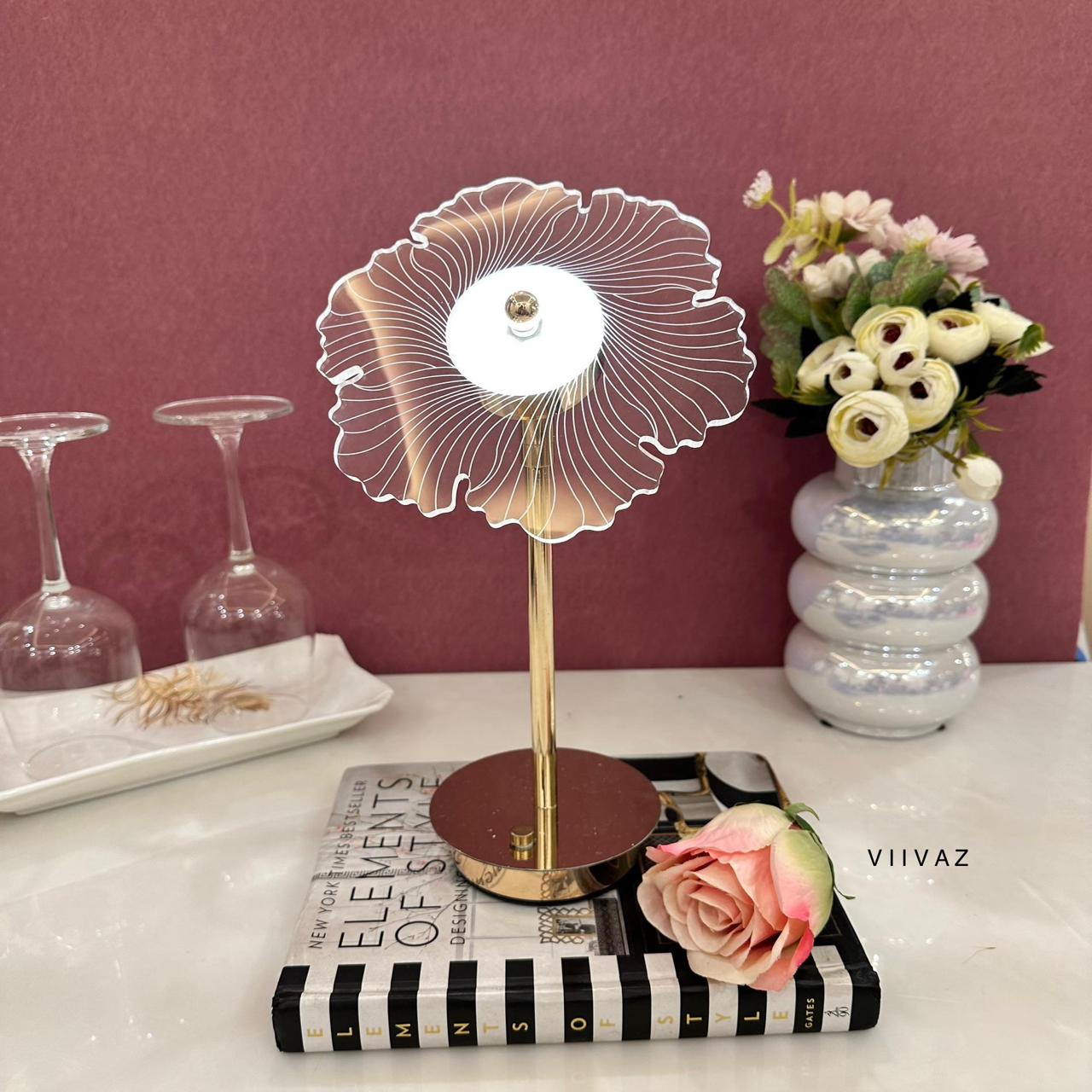 Floral Highlighting Lamp