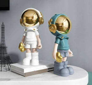 Summer Spaceman Astronaut Statue