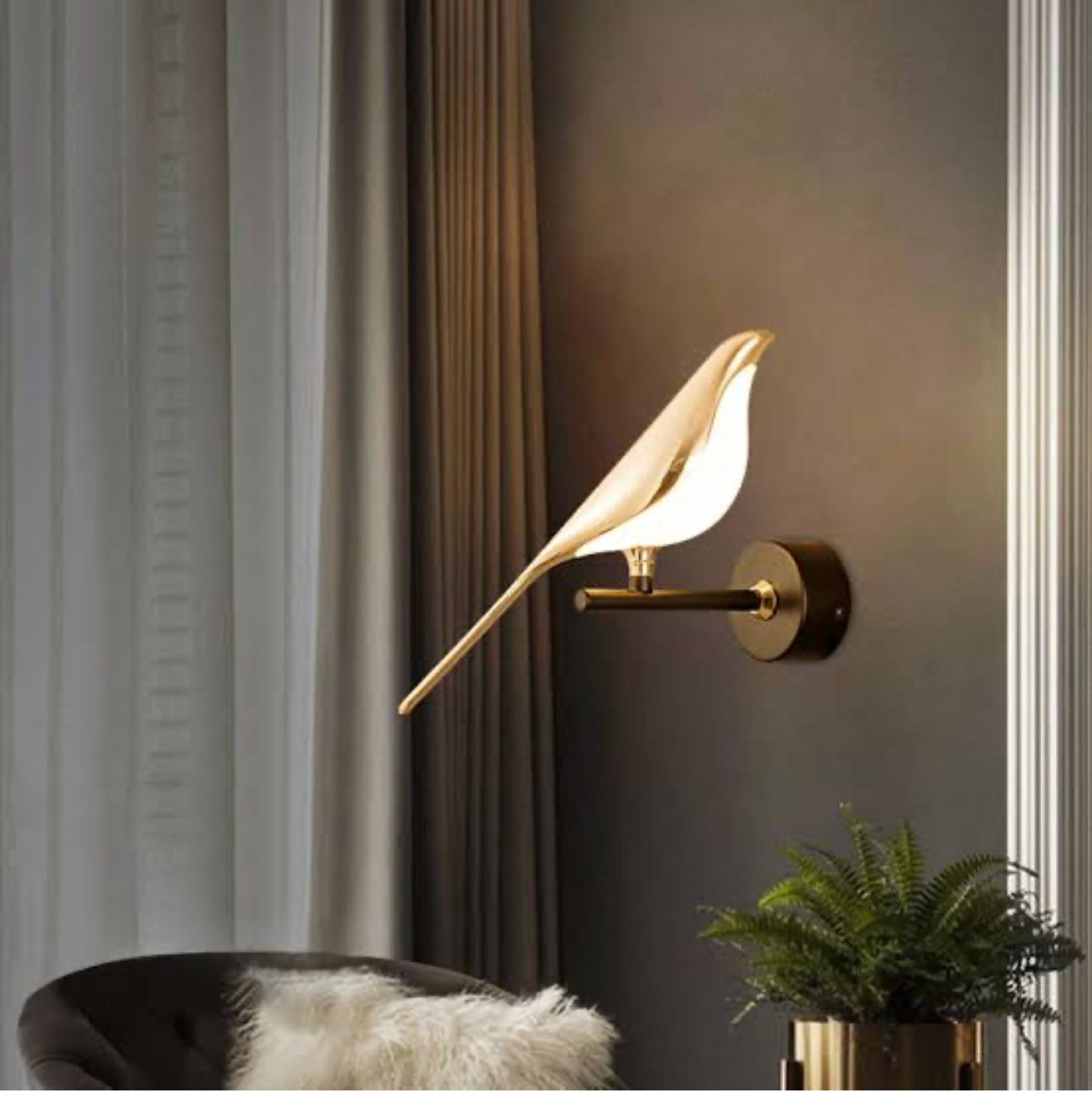 Chirping Sparrow Wall Lamp