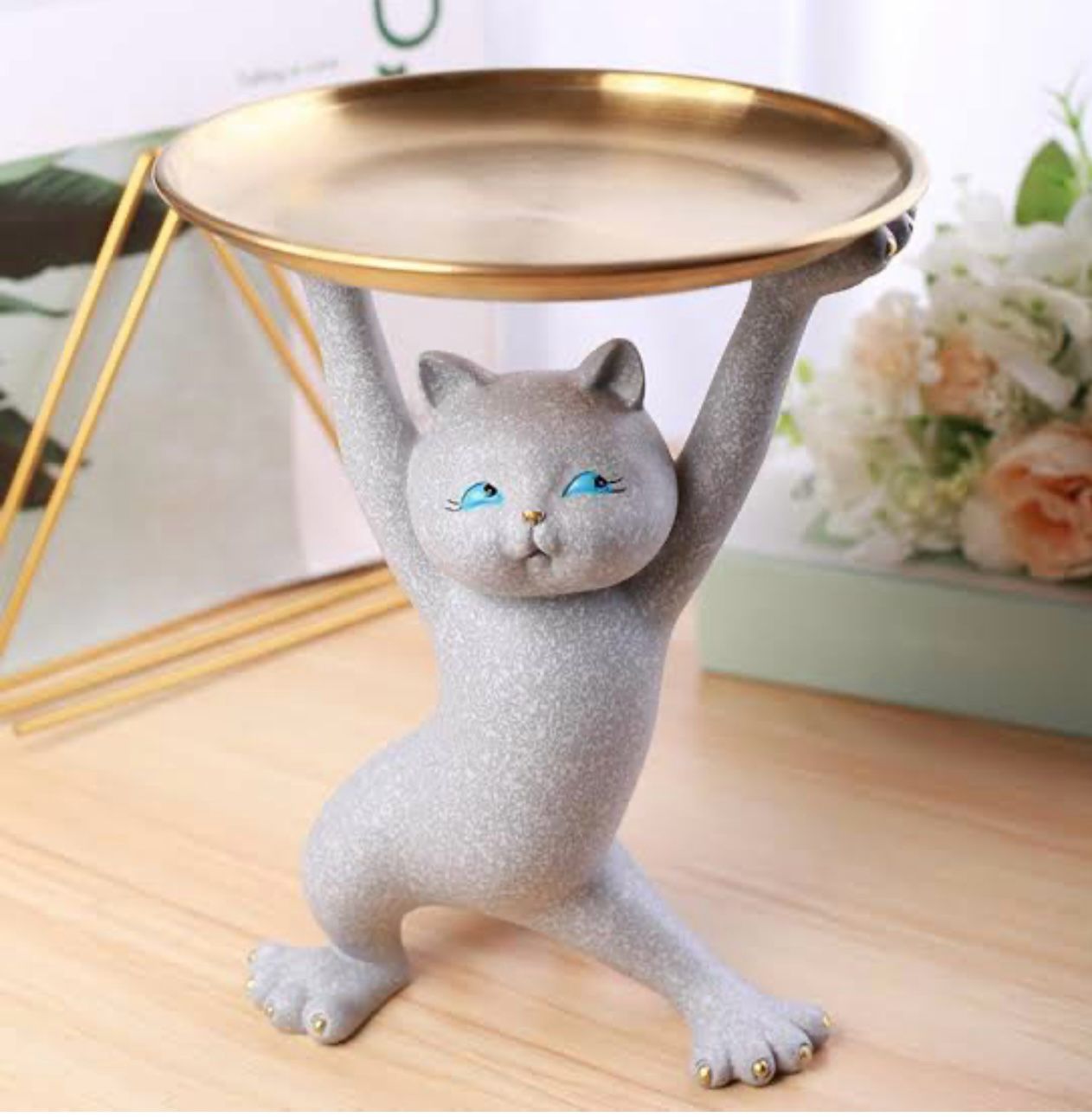 Cute Kitte Holding Tray