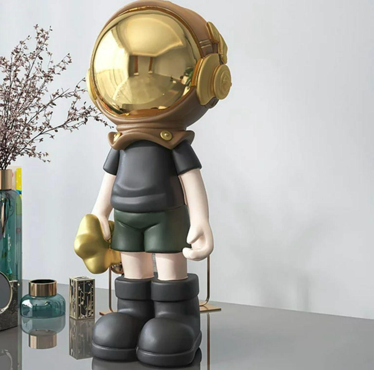 Summer Spaceman Astronaut Statue