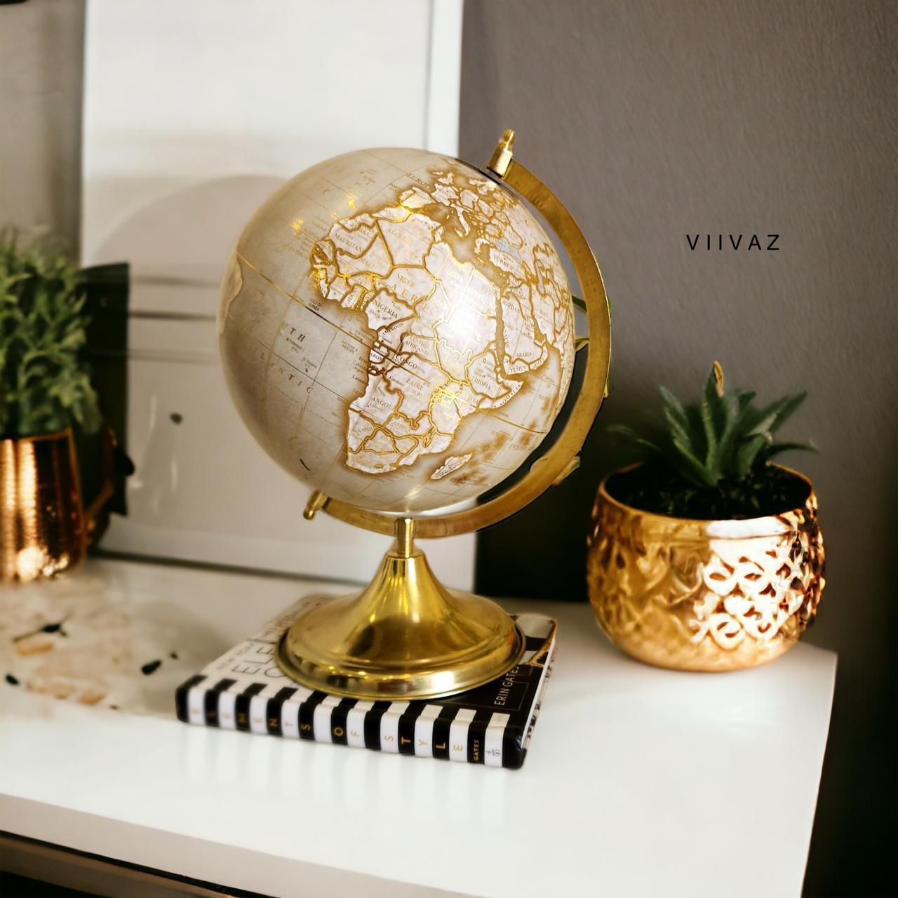 Zaire Laminated White Globe