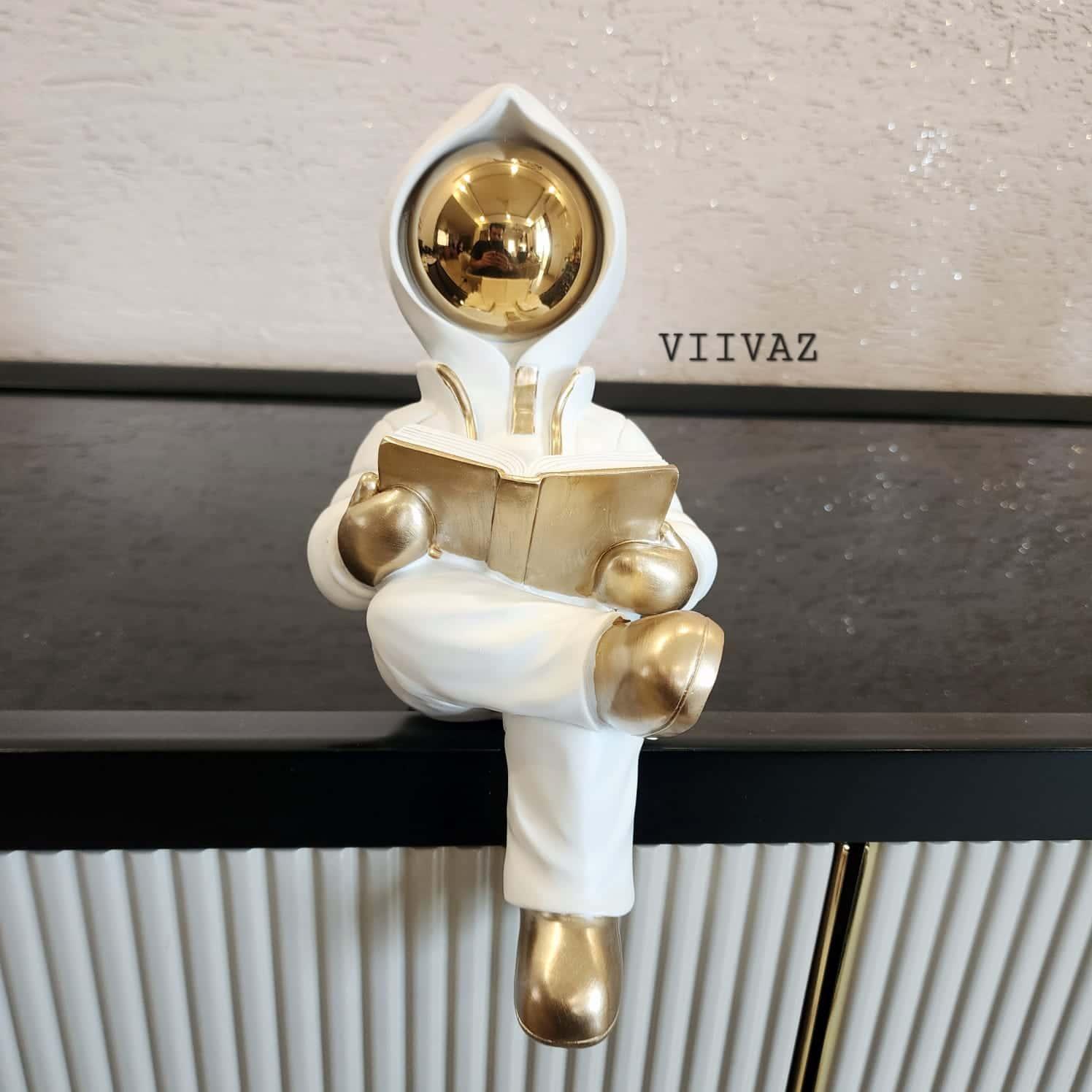 SCHOLAR ASTRO READING BOOK