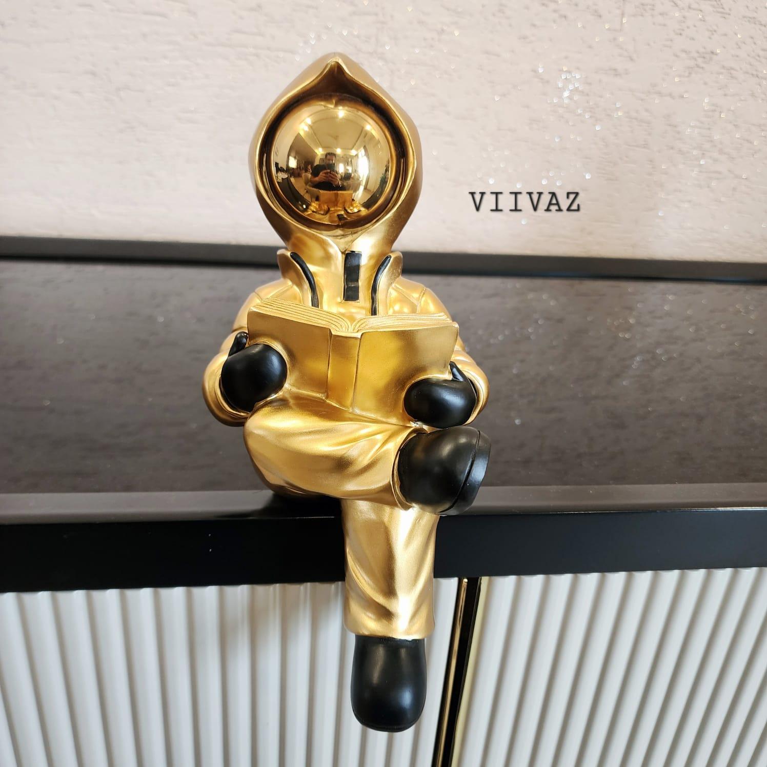 SCHOLAR ASTRO READING BOOK