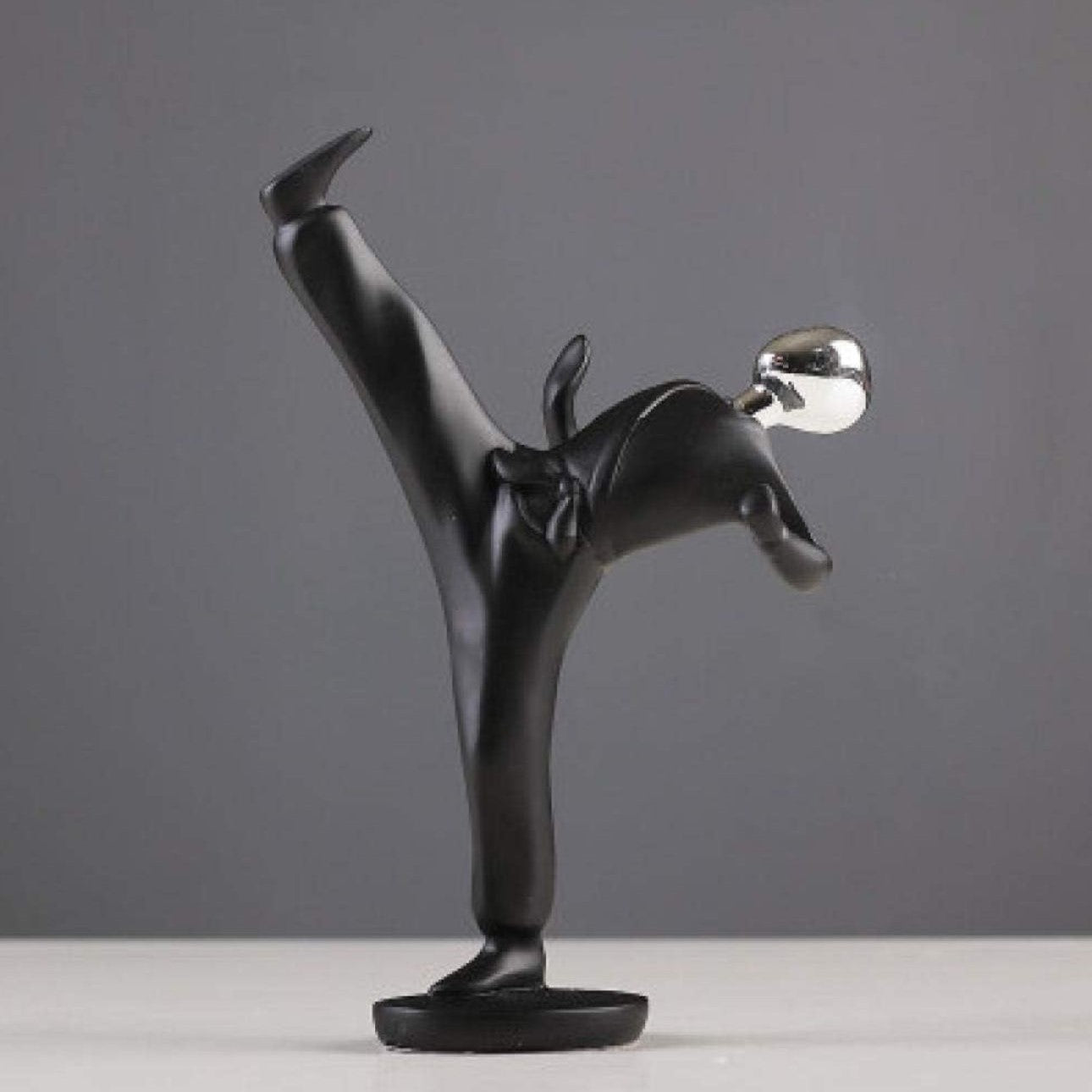 SPORTS FIGURINE - TAEKWONDO ARTIST