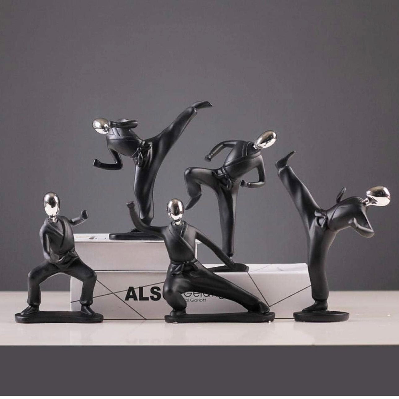 SPORTS FIGURINE - TAEKWONDO ARTIST