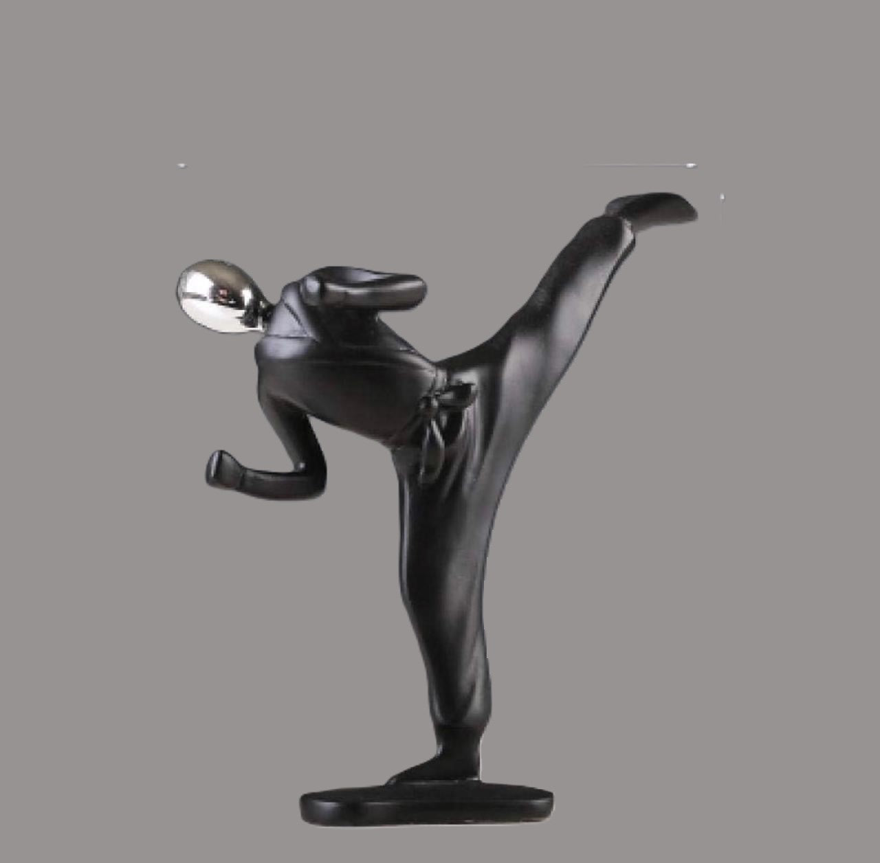 SPORTS FIGURINE - KUNGFU ARTIST