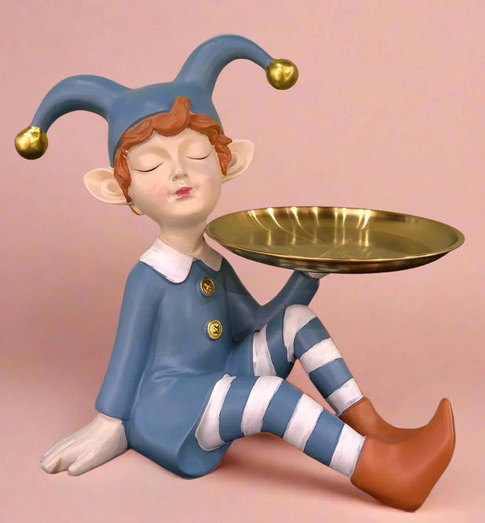 Ms Daisy sitting with a tray