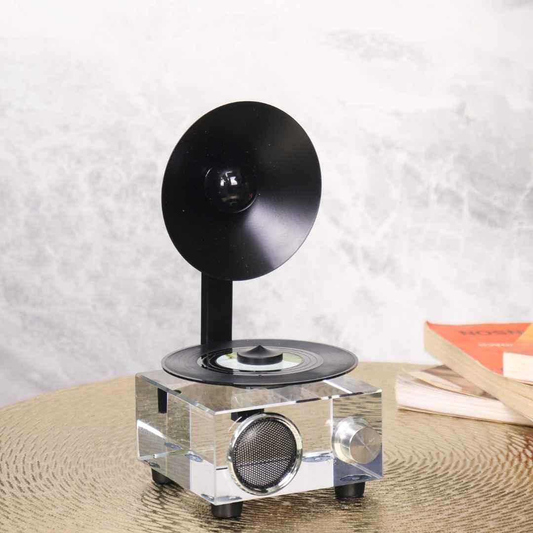 VINTAGE CRYSTAL GRAMOPHONE STYLE 10