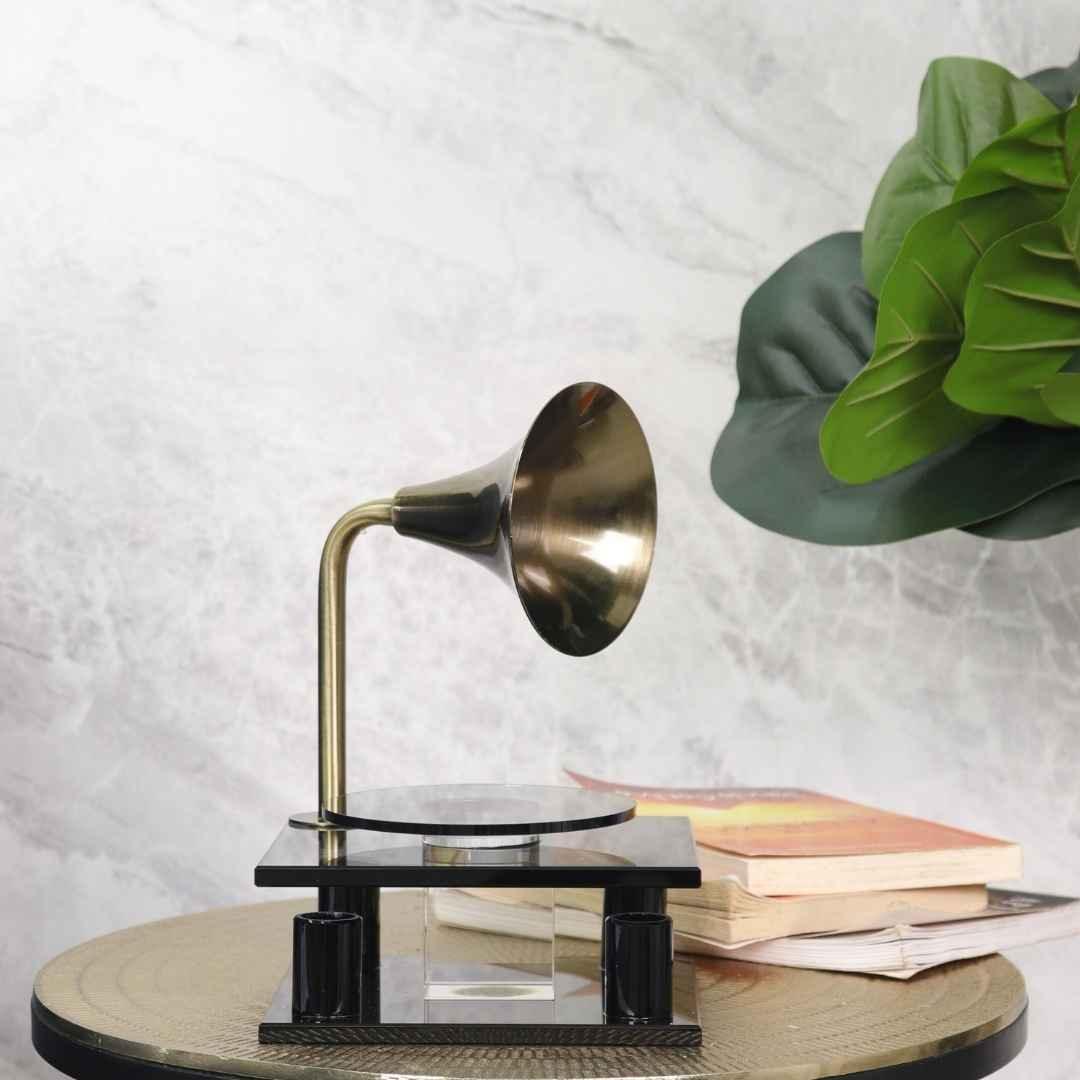 VINTAGE CRYSTAL GRAMOPHONE STYLE 6