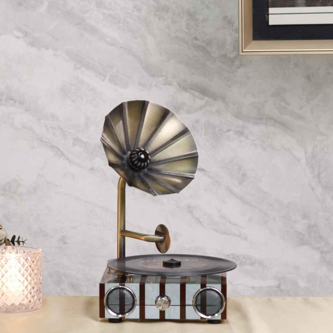 VINTAGE CRYSTAL GRAMOPHONE STYLE 7