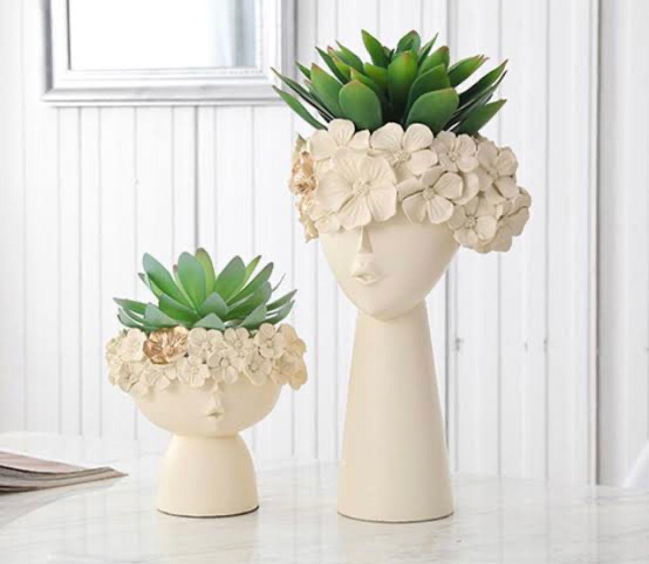 Adorable Tiara Vases