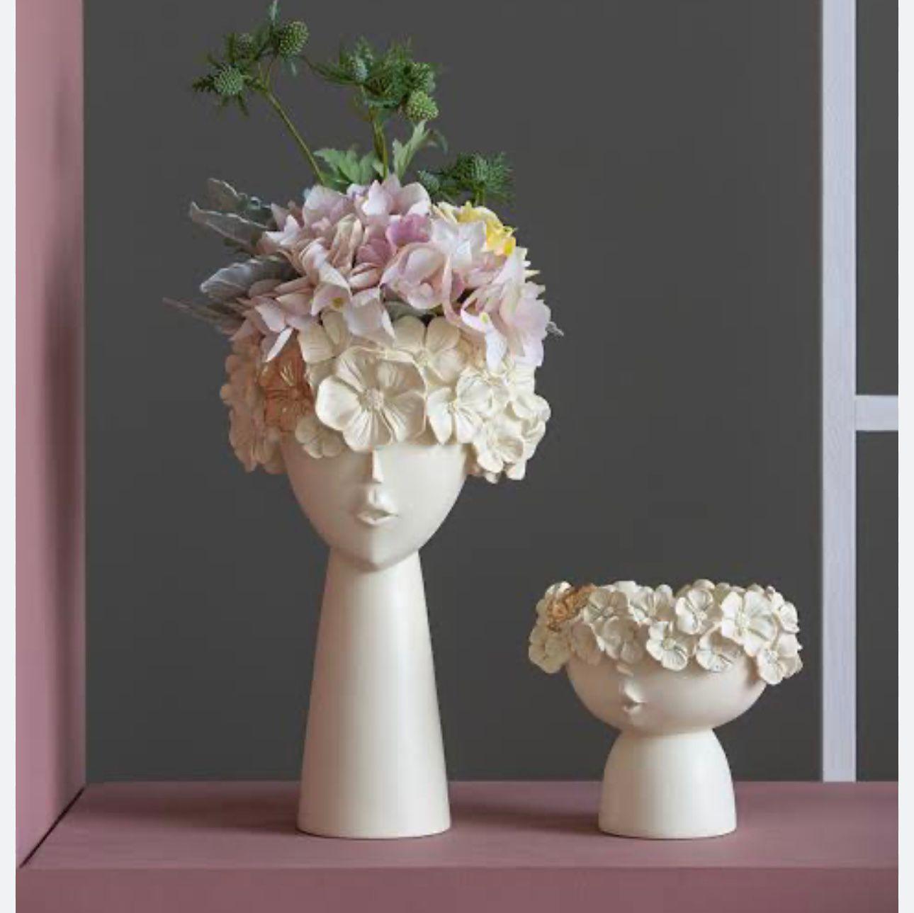 Adorable Tiara Vases