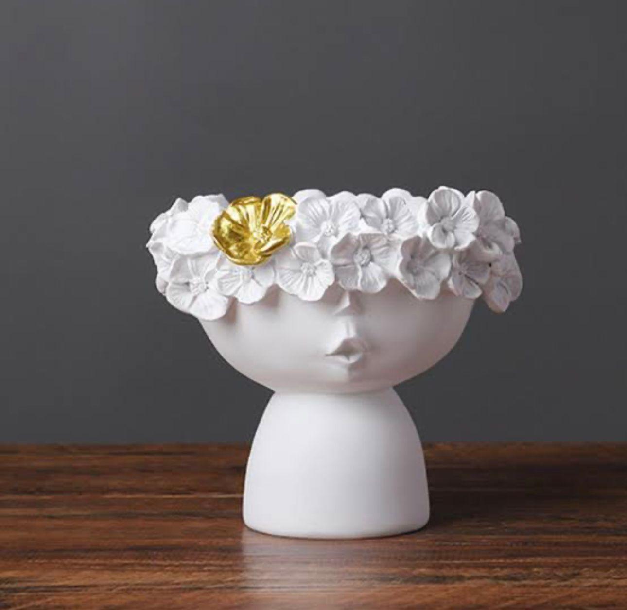 Adorable Tiara Vases