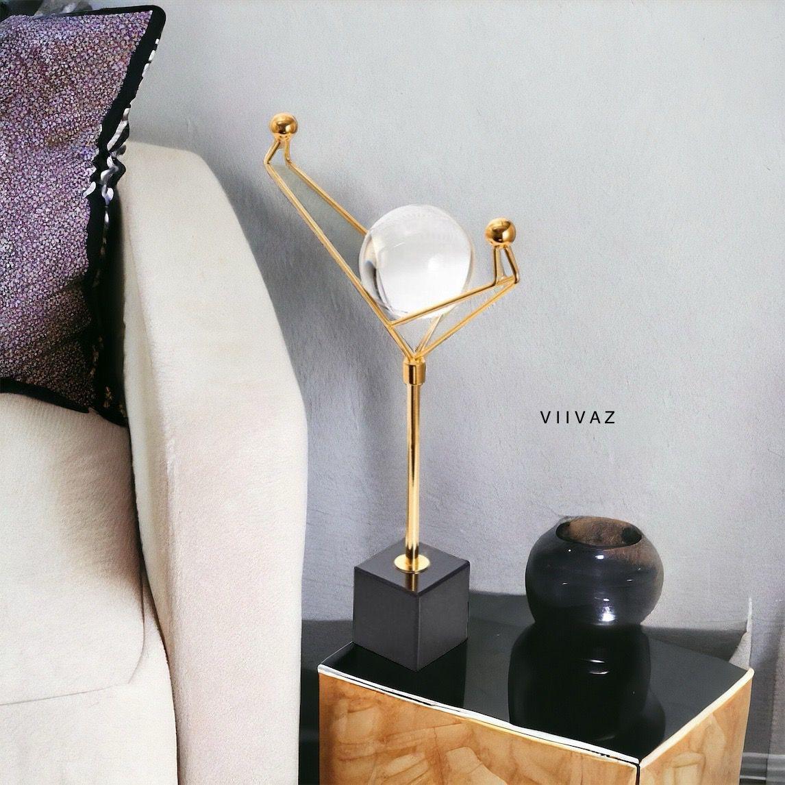 ARTISTIC METALIC STAND WITH CRYSTAL BALL