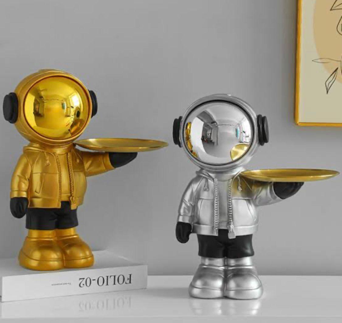 Astronaut at your service