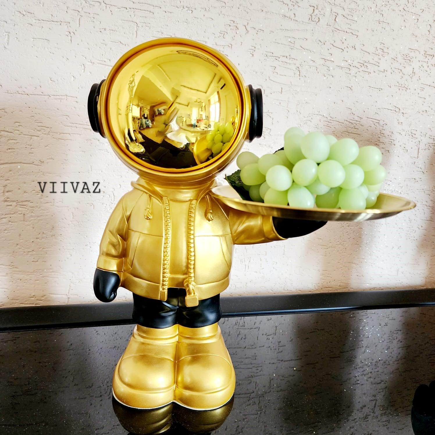 Astronaut at your service