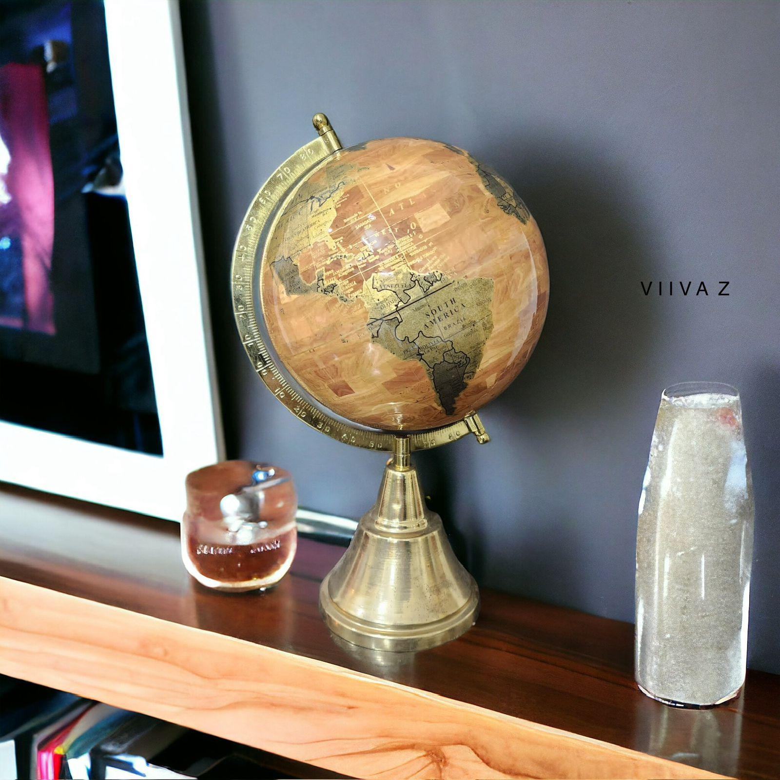 Auk Laminated Gold Globe