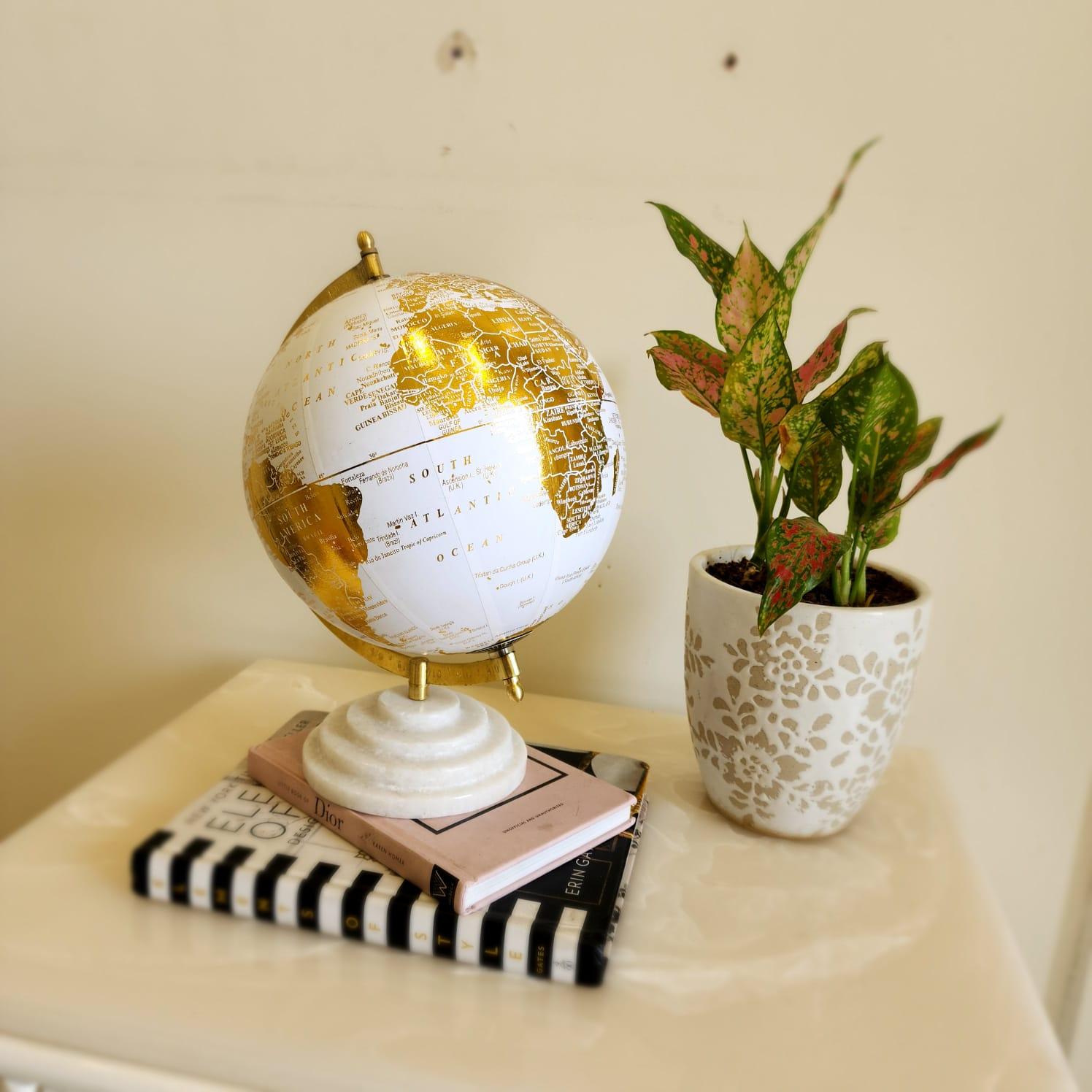 Barbados Laminated White Globe