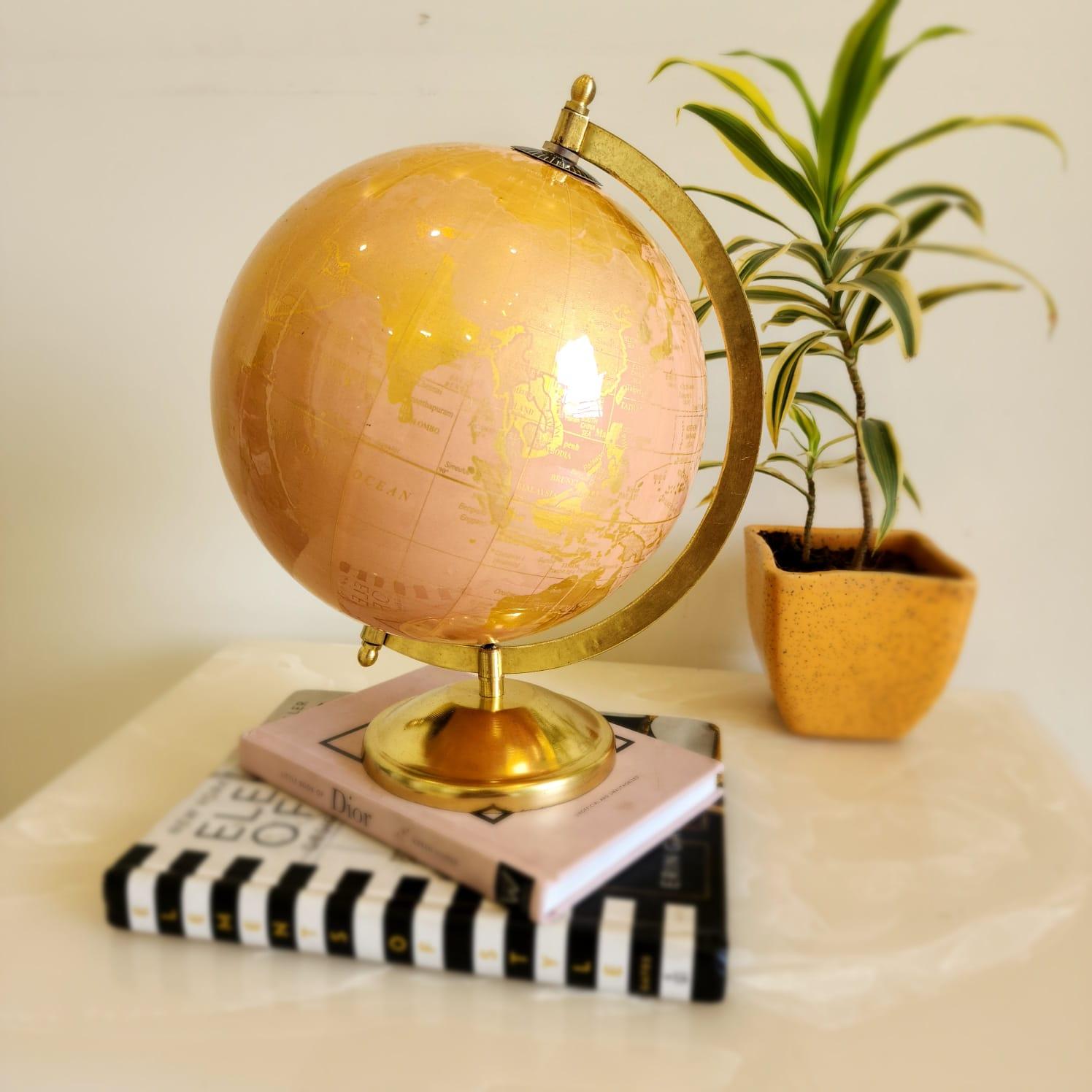 Centrala Laminated Gold Pink Globe