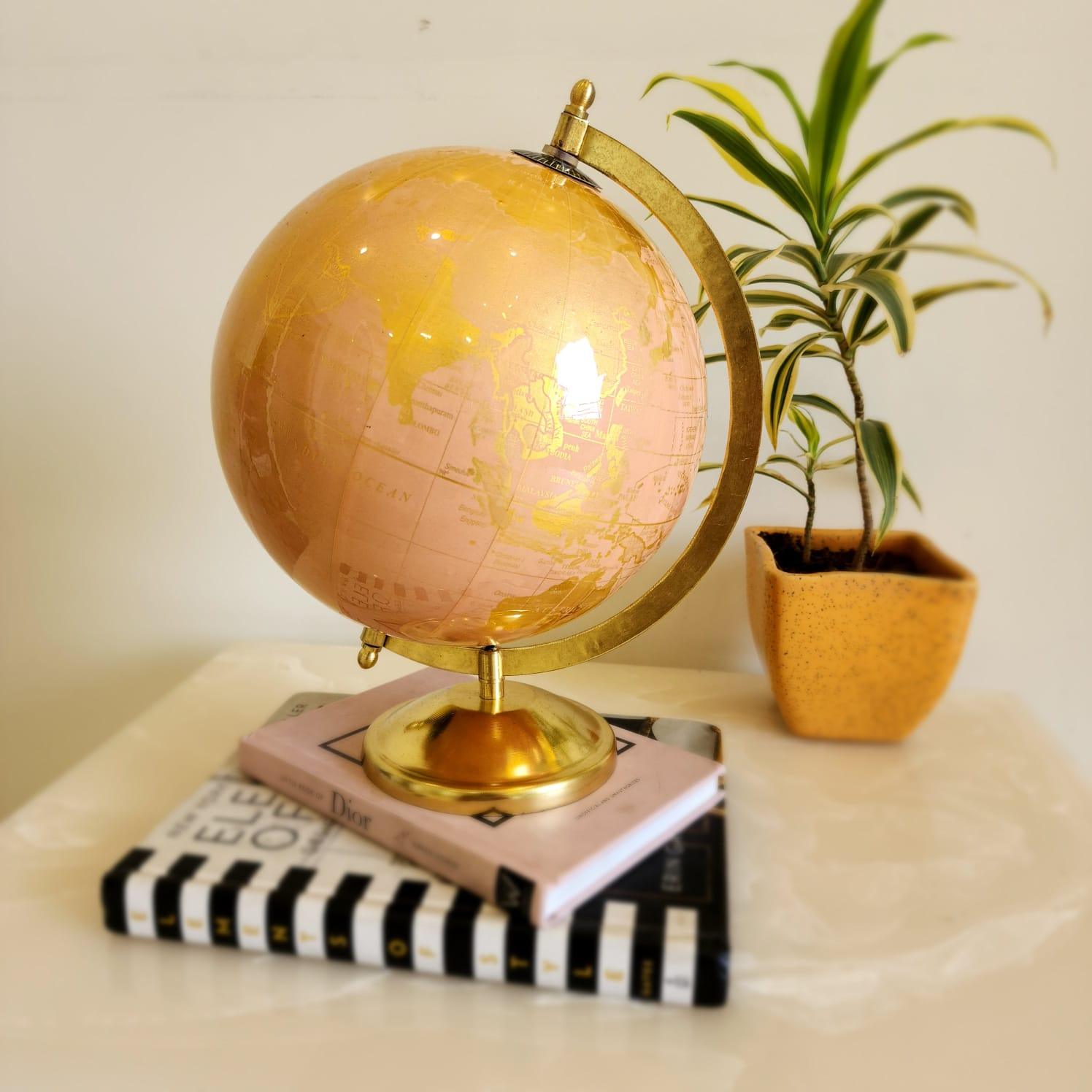 Centrala Laminated Gold Pink Globe