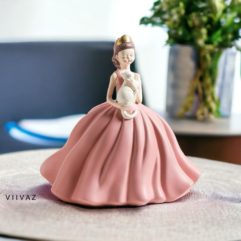 Charming Princess with Cat