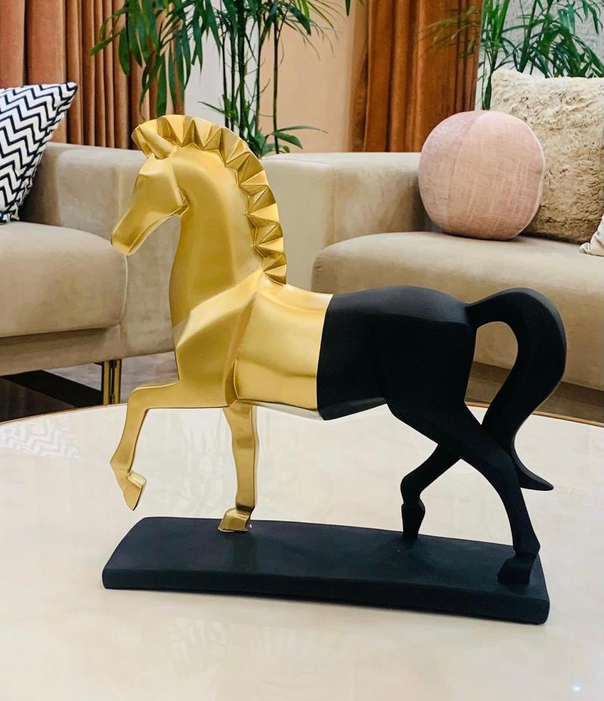 Elegant Running Dolt Horse - PAVE THE WAY