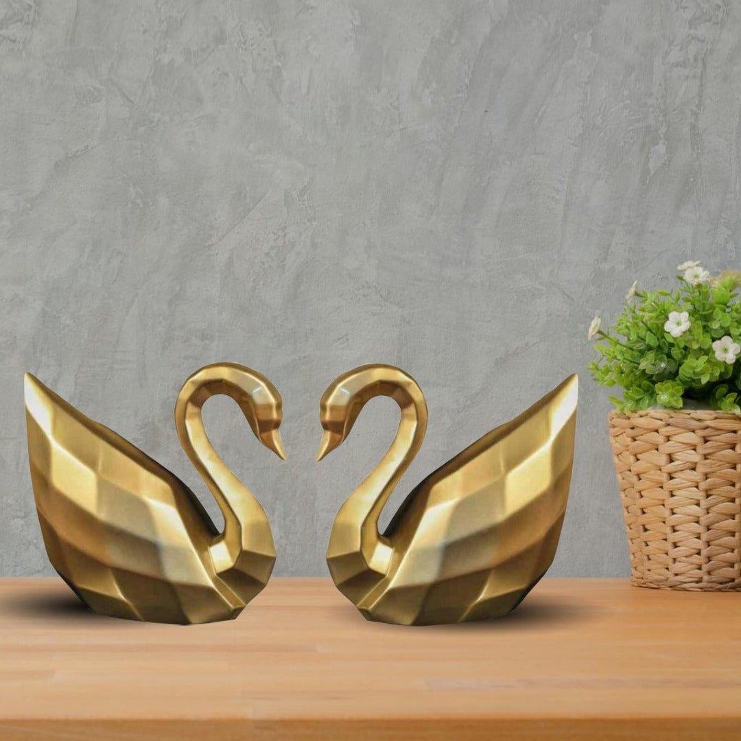 Elegant Swan Decor - Swag in the Swan