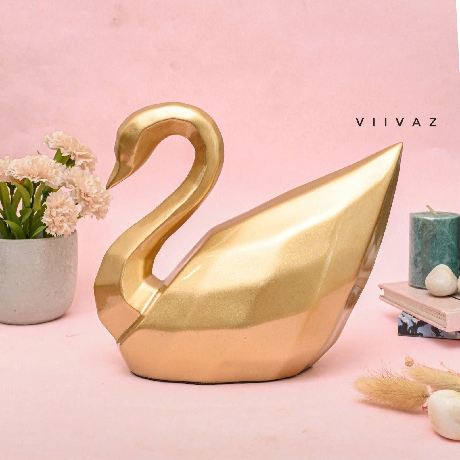 Elegant Swan Decor - Swag in the Swan