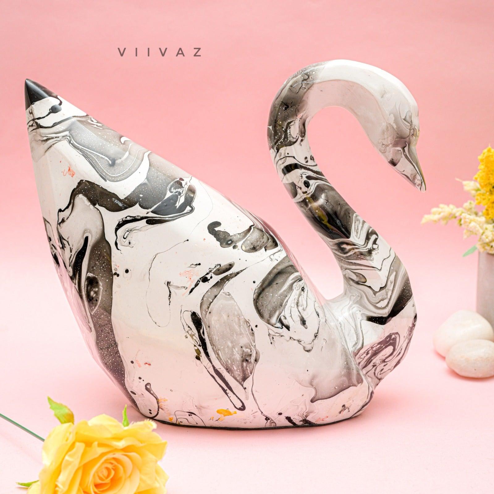 Elegant Swan Decor - Swag in the Swan