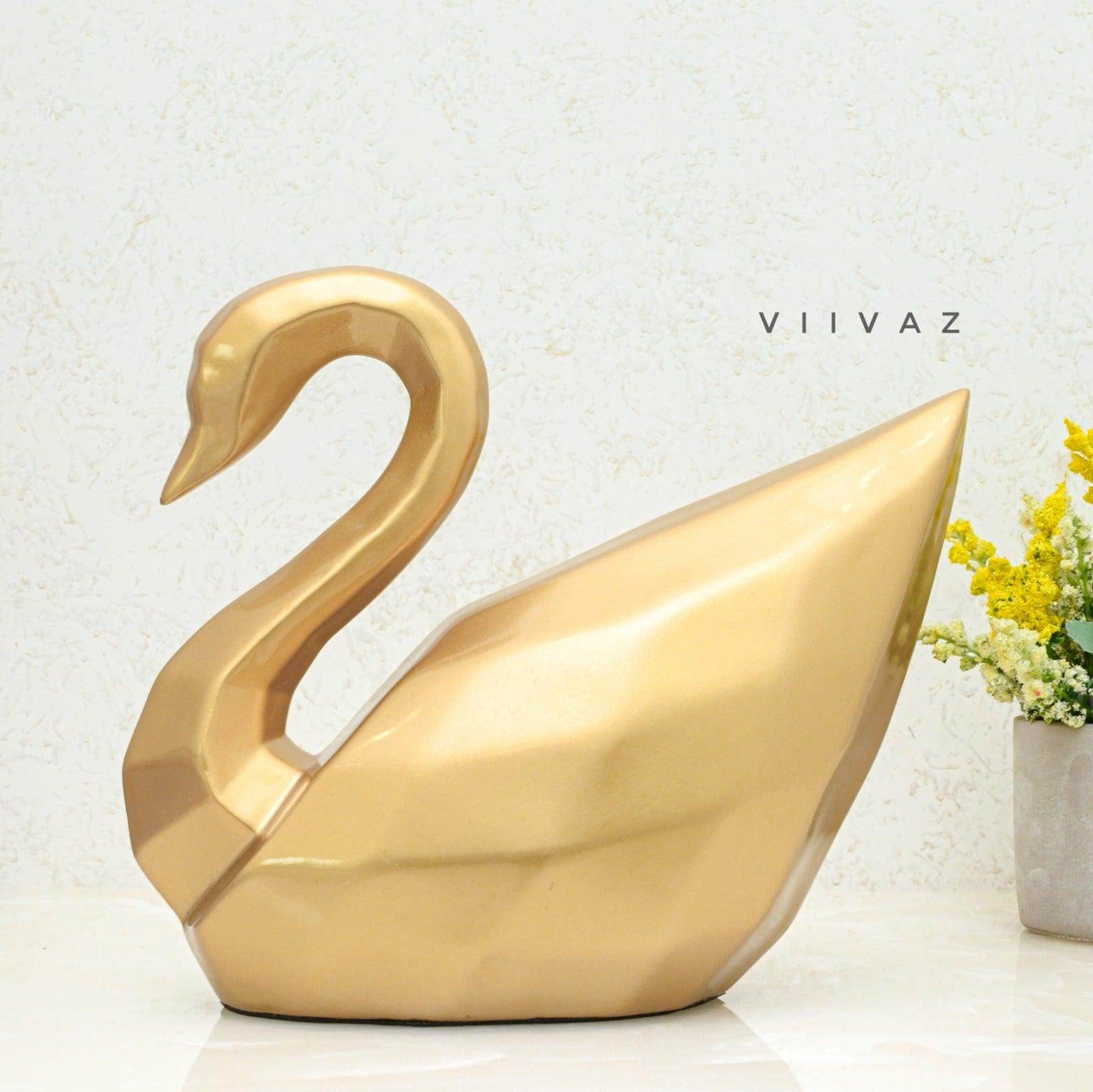 Elegant Swan Decor - Swag in the Swan