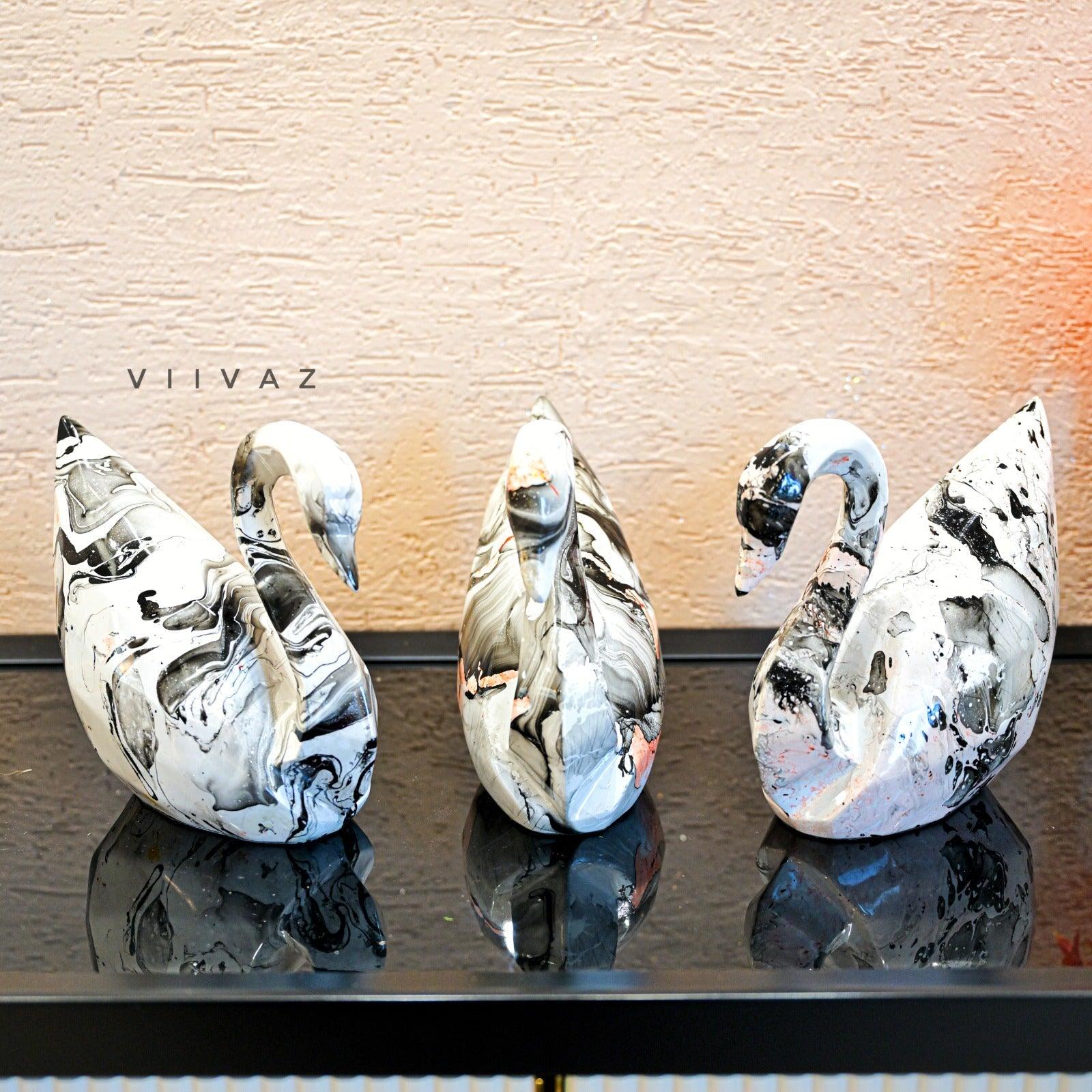 Elegant Swan Decor - Swag in the Swan