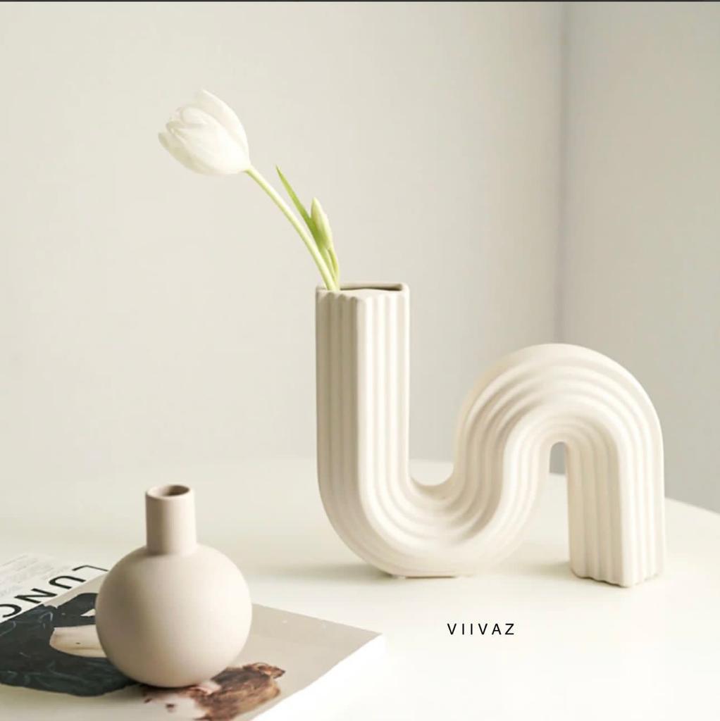 ENDLESS INFINITY HARMONY VASE