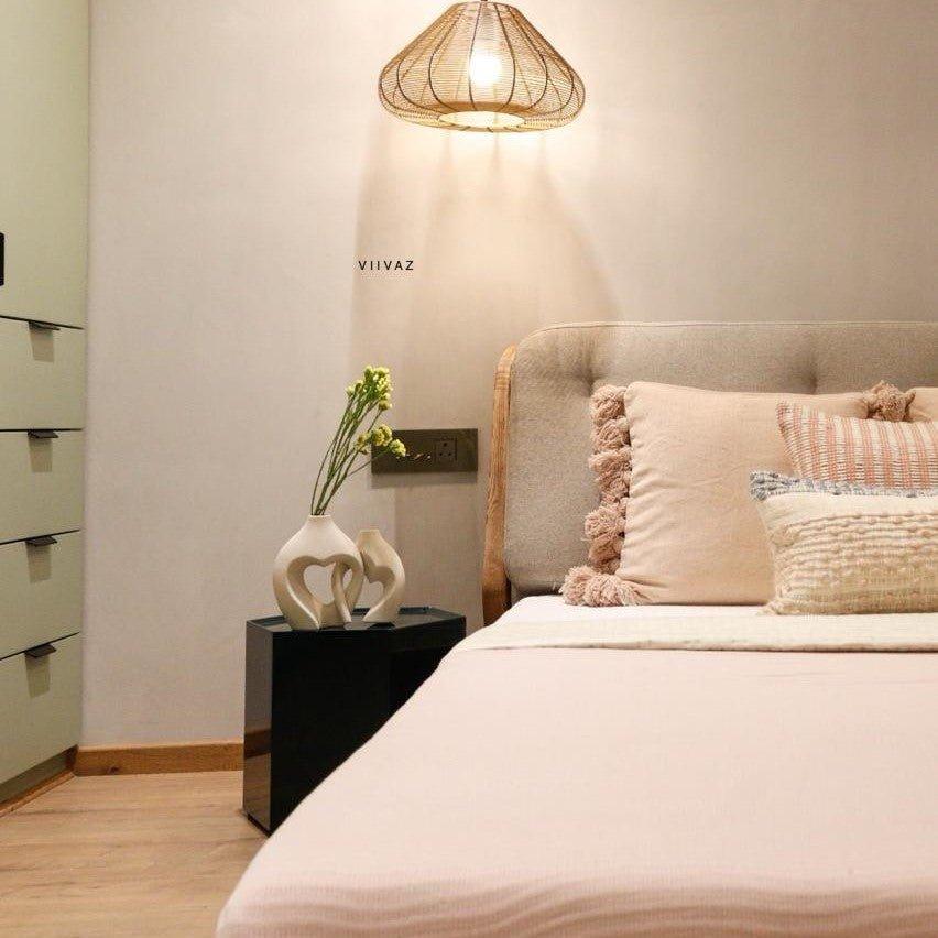 ENTANGLED LOVING COUPLE VASE