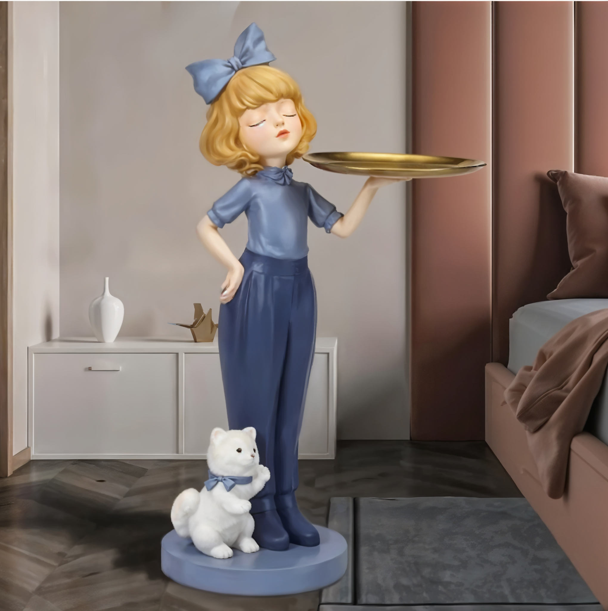 Ms Eva Humanoid Girl Tray Holder