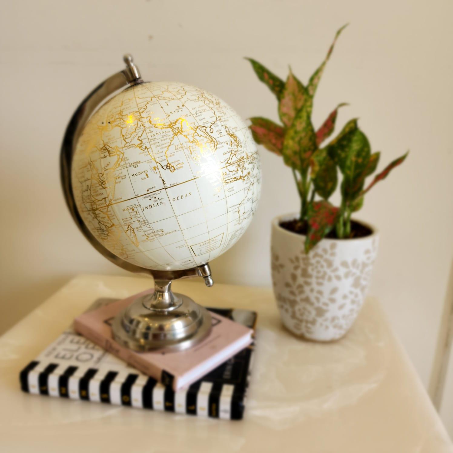 Guinea Laminated Beige Globe