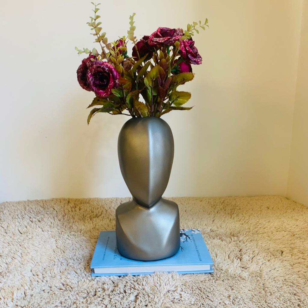 Humano Face Vases - Look beyond imagination