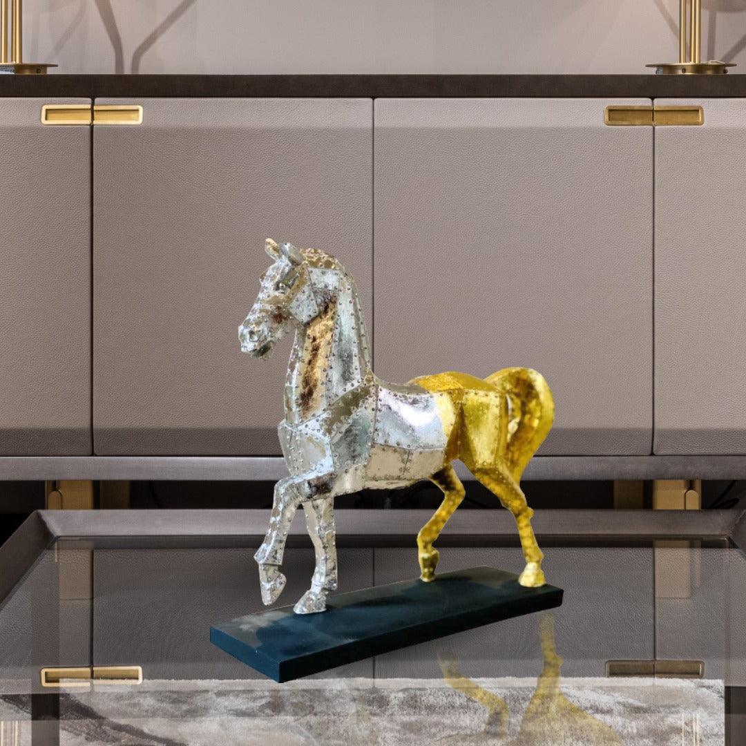 Majestic Dolt Foiled Horse