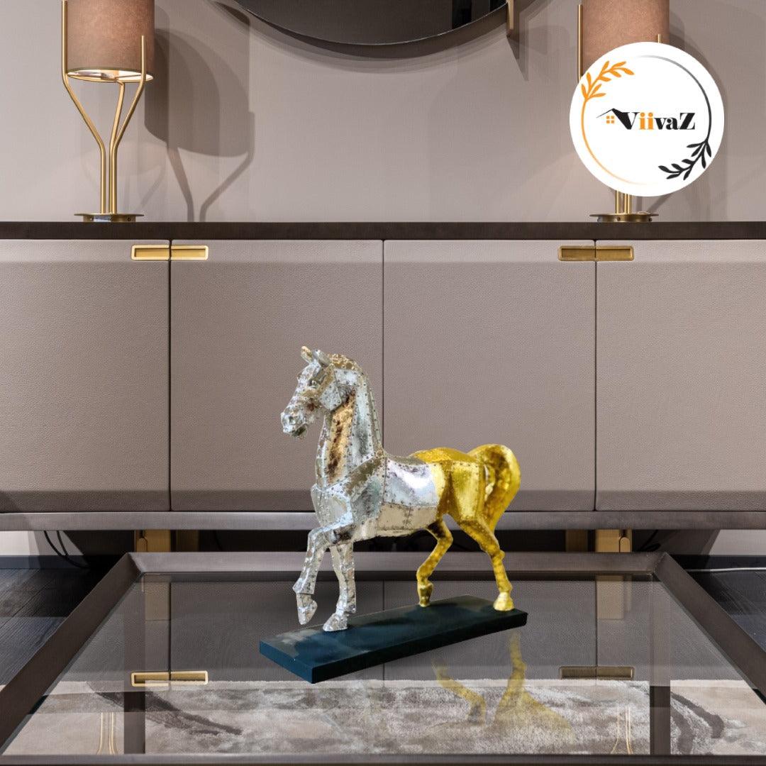 Majestic Dolt Foiled Horse