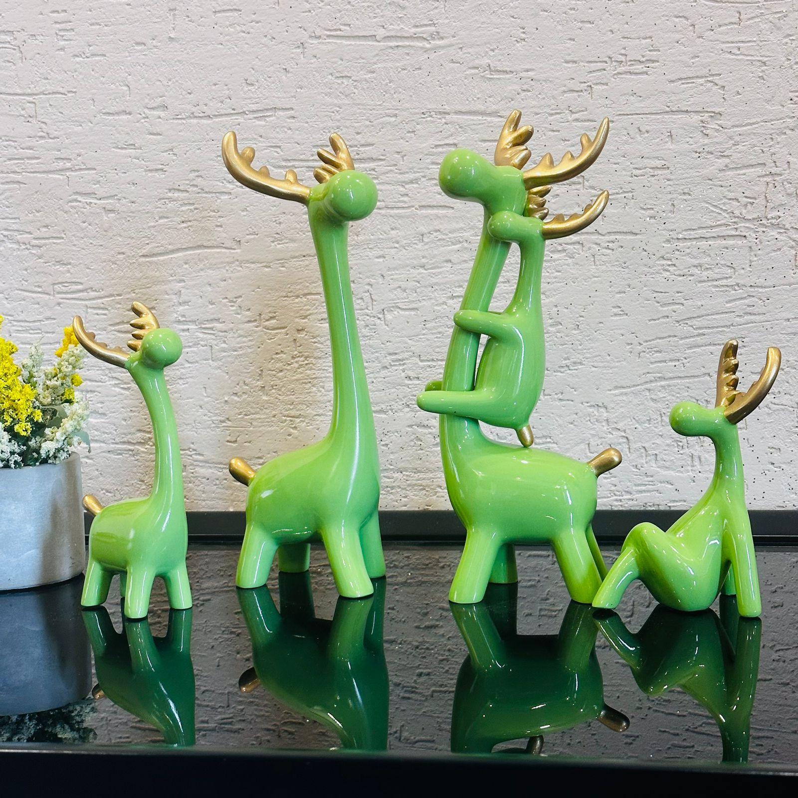 Reindeer Family - Bring their charm of close family