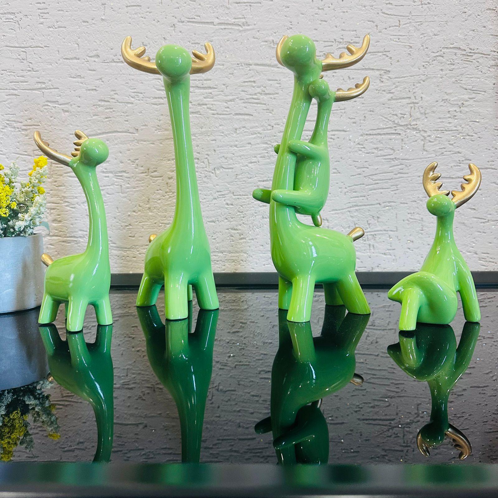 Reindeer Family - Bring their charm of close family