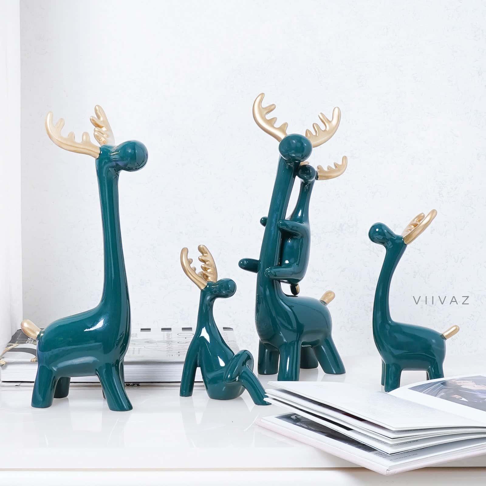 Reindeer Family - Bring their charm of close family